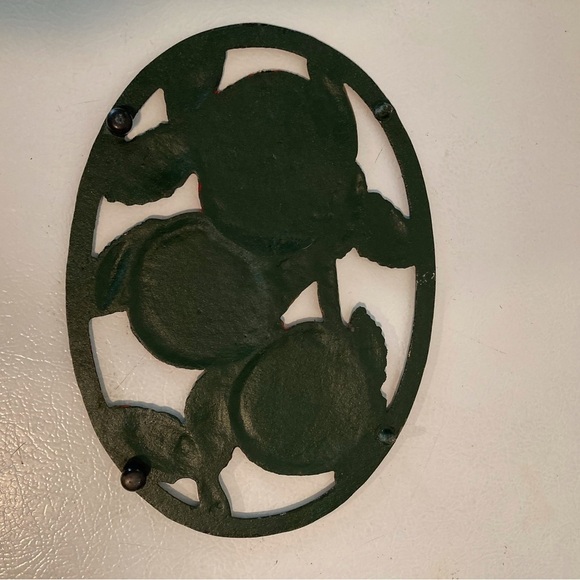 Unbranded Fall Apple Cast Iron Trivet Or Wall Hanging Vintage Apple Design - Picture 11 of 12
